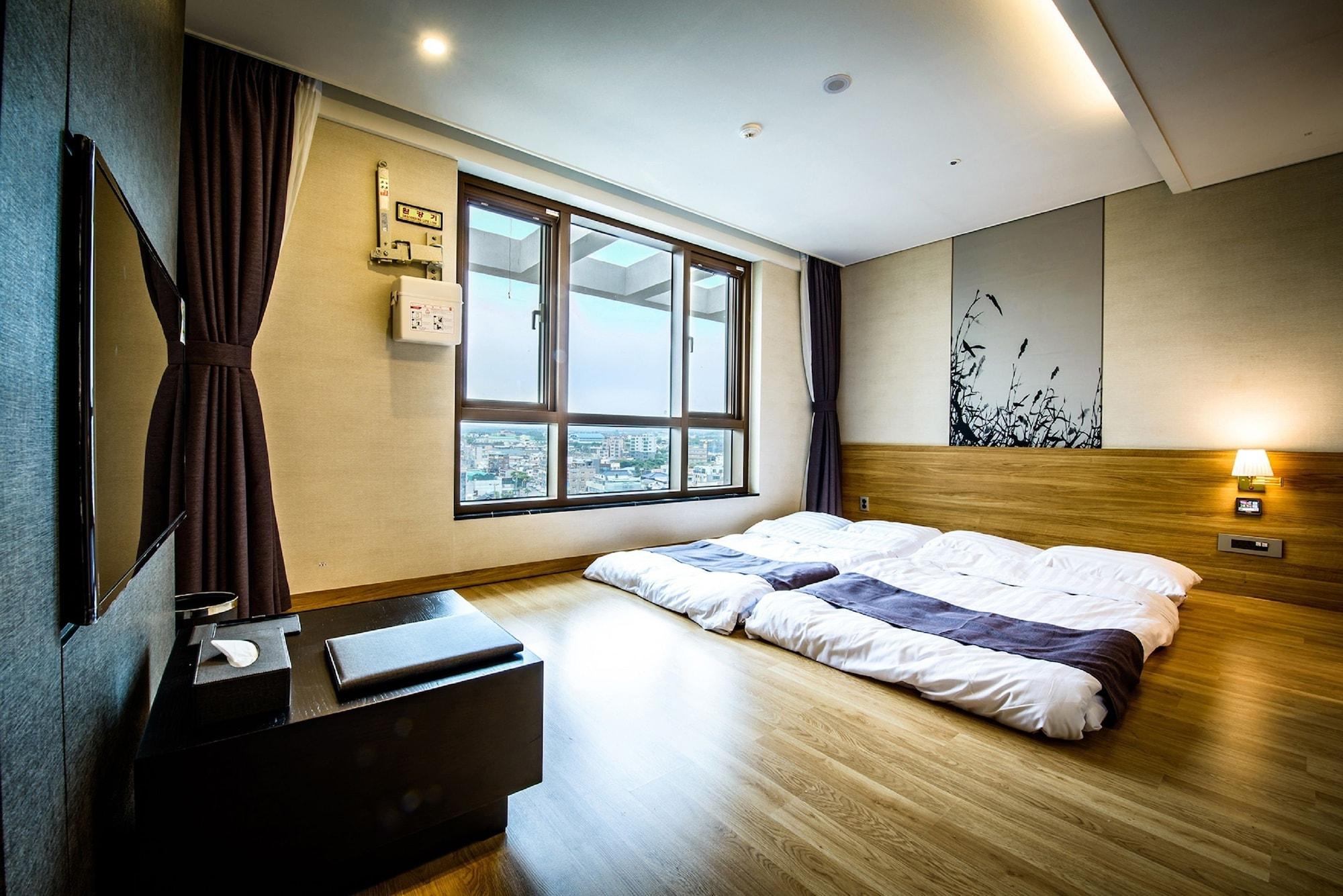 Utop Ubless Hotel Csedzsu Kültér fotó