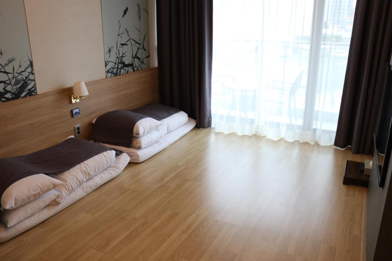 Utop Ubless Hotel Csedzsu Kültér fotó